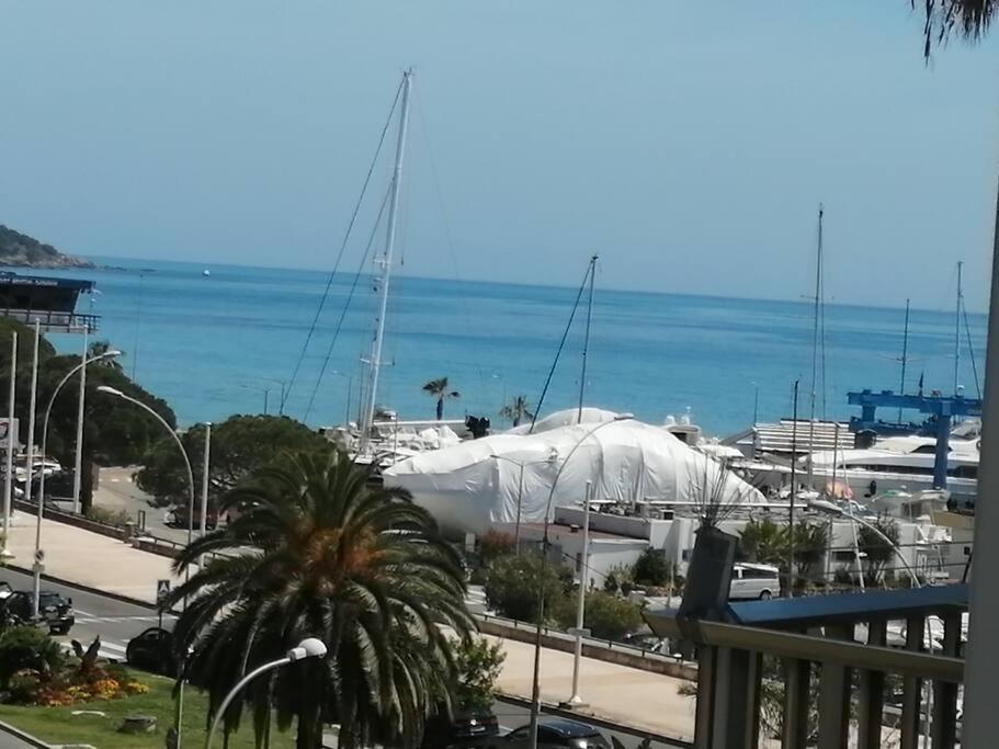 Joli Studio Bord De Mer, Clim, Balcon, Parking Prive Ментона Экстерьер фото