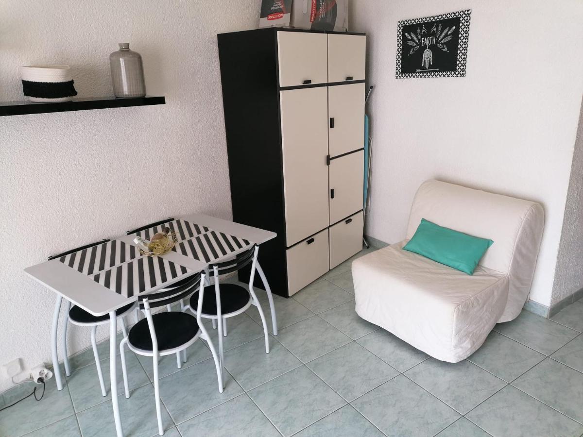 Joli Studio Bord De Mer, Clim, Balcon, Parking Prive Ментона Экстерьер фото